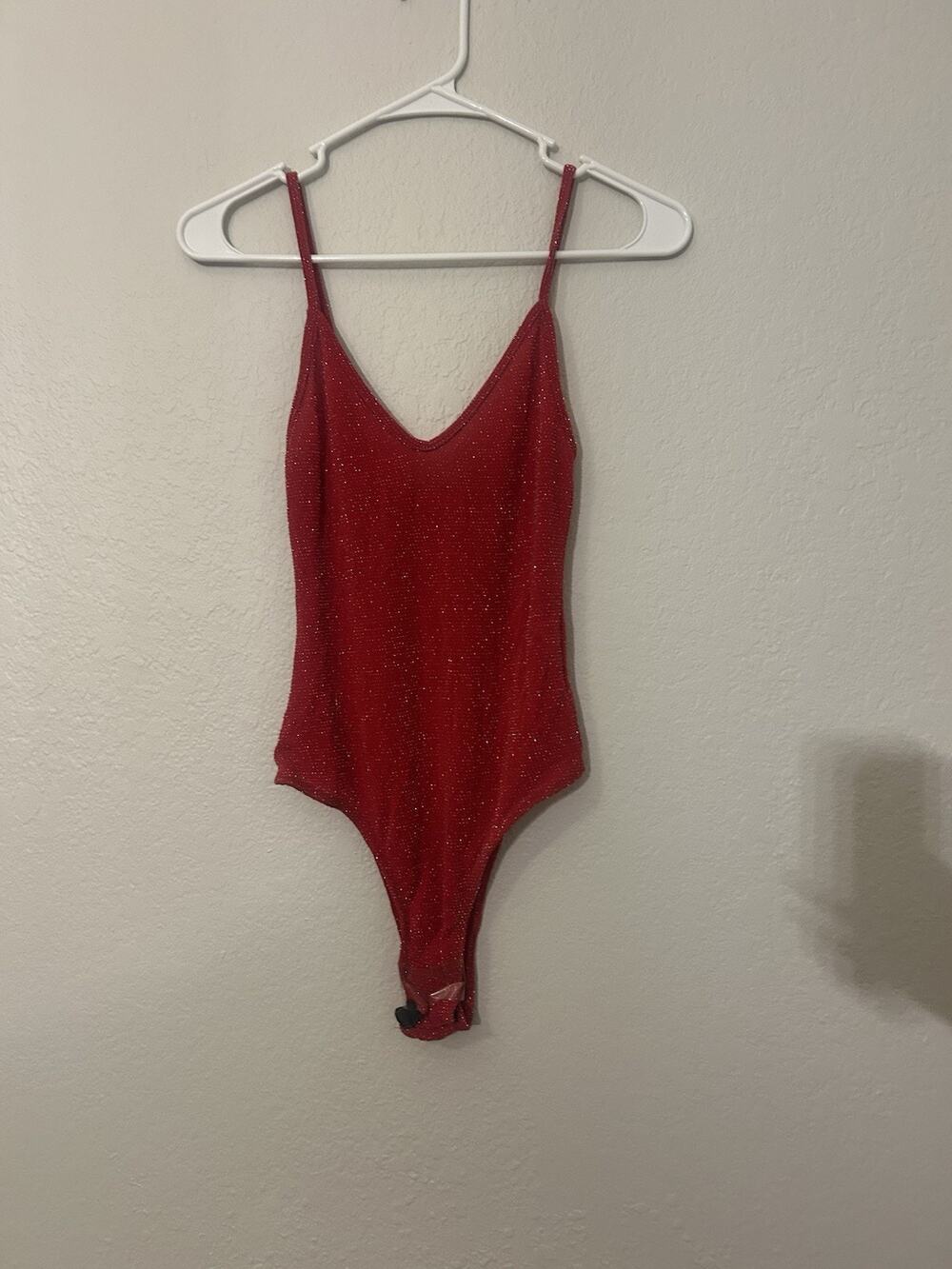 PRETTYLITTLETHING Women’s Red Solid Glitter Accents One-Piece Bodysuit Size 4